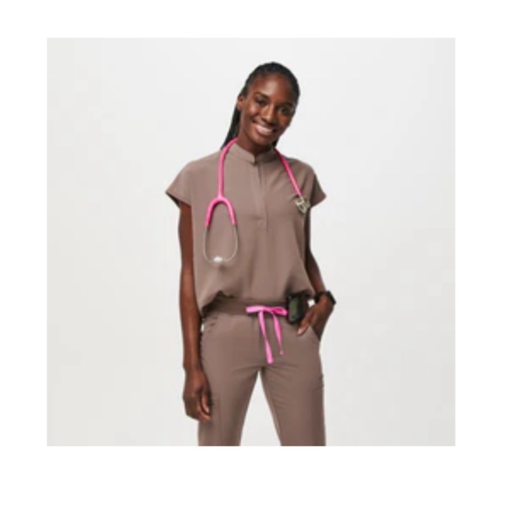 Figs Catarina Scrub Top in Smokey Taupe (S)